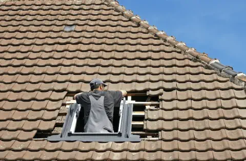 Pose de velux - Saint-Pantaléon-les-Vignes